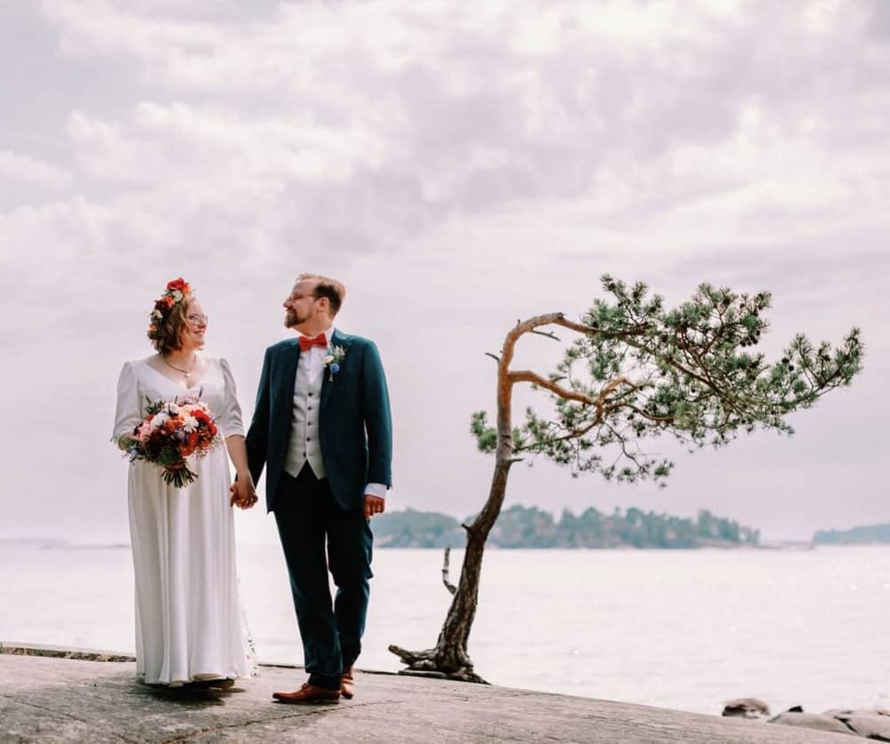 Kolme vuotta naimisissa maailman parhaan @emilvirkki kanssa ❤️❤️❤️ hääpäivää juhlistettiin perinteeksi muodostuneella piknikillä tällä kertaa... - lue lisää Instagramissa